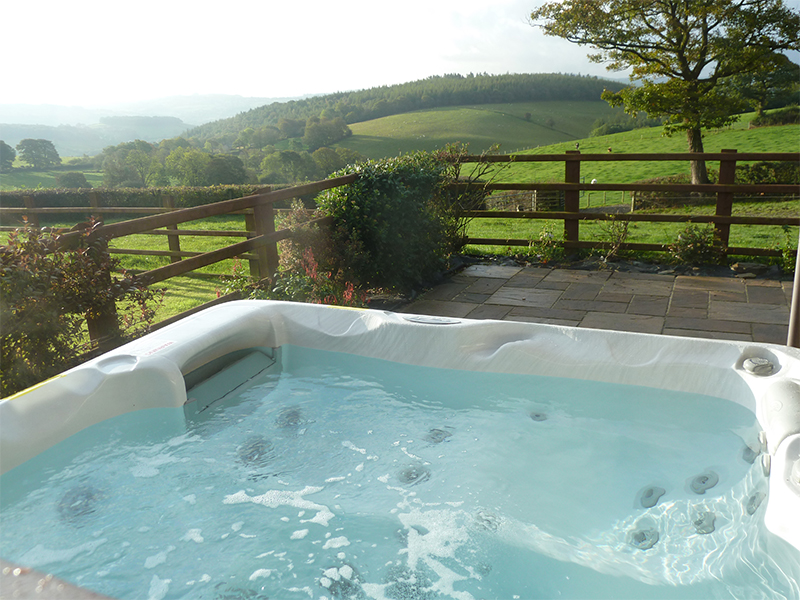 Twba poeth Hot tub